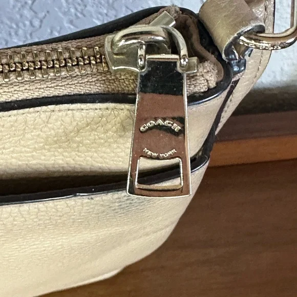 Coach Beige Leather Crossbody Bag - Picture 7 of 7